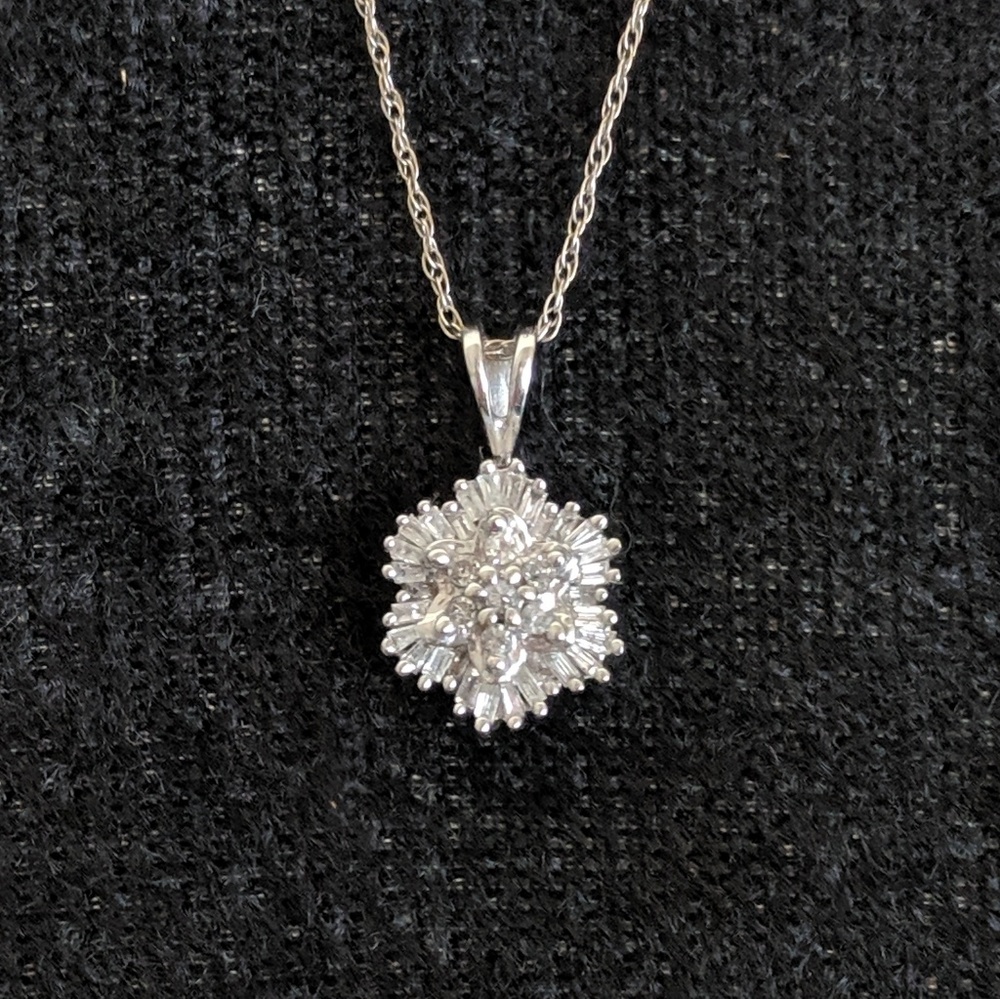 14k white gold and diamond necklace